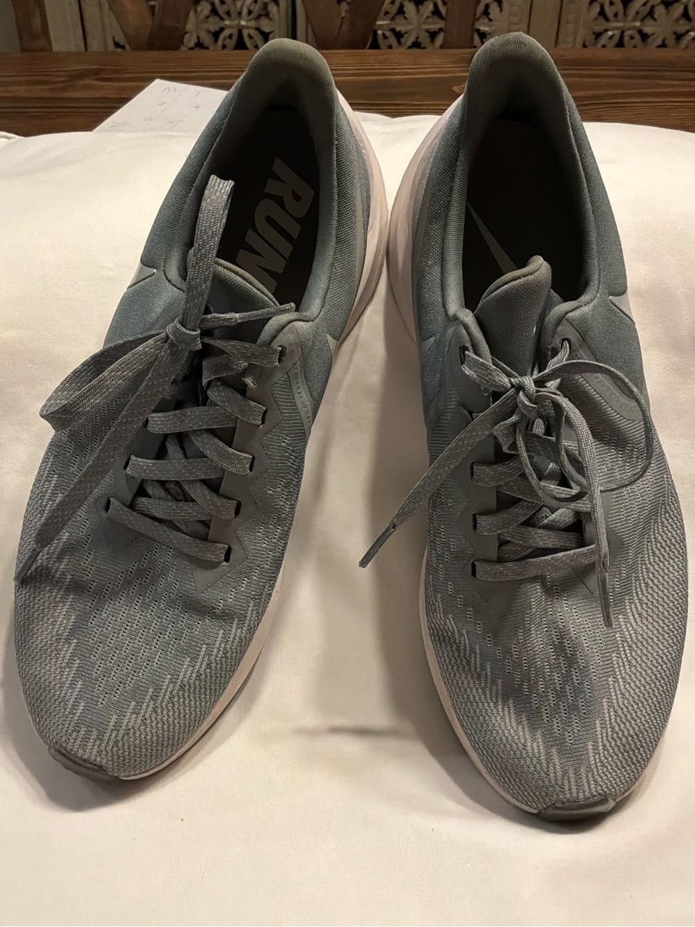 NIKE AIR ZOOM WINFLO 6 cool grey AQ8228-002 size 9